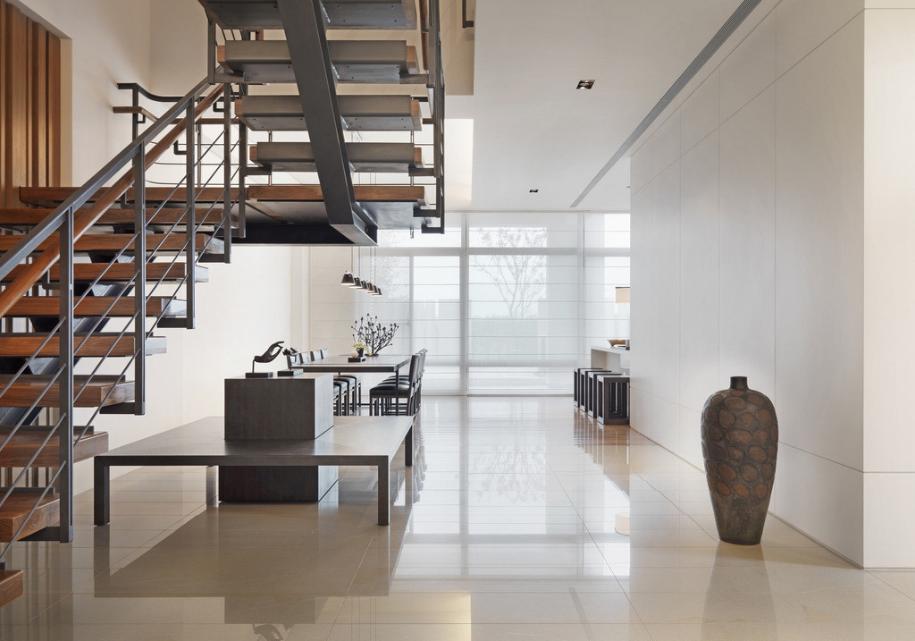 采用拉丝铝板装潢居室可起到更好的效果